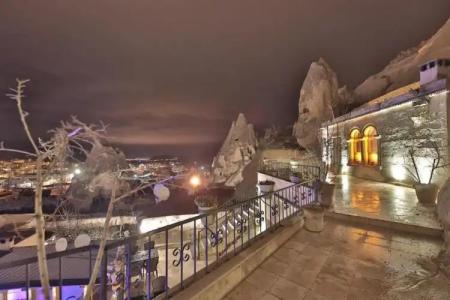 Local Cave House - 60