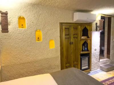 Local Cave House - 30