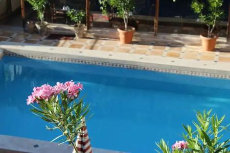 Local Cave House - 15