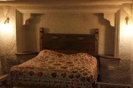 Local Cave House - 138