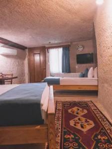 Local Cave House - 74