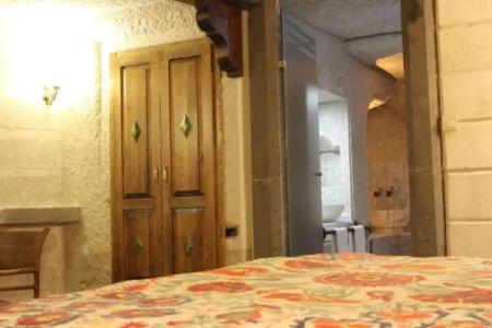 Local Cave House - 140