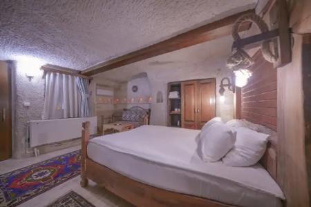 Local Cave House - 112