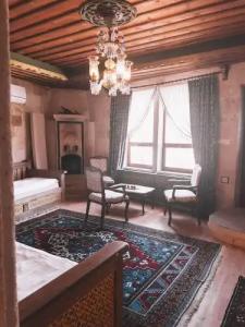 Local Cave House - 118