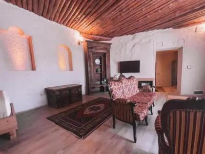 Local Cave House - 82