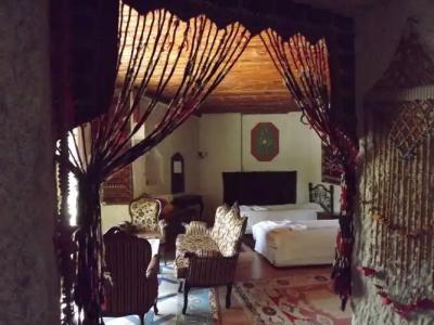 Local Cave House - 3