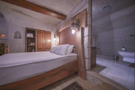 Local Cave House - 111