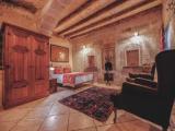 Cave Suite with view