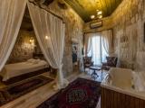 Honeymoon Cave Double Suite