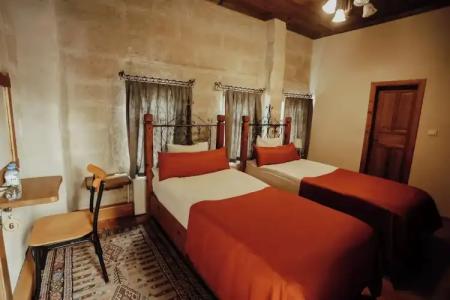 Kookaburra Pension - 60