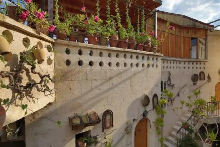 Kookaburra Pension - 1