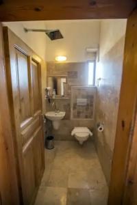 Kookaburra Pension - 56