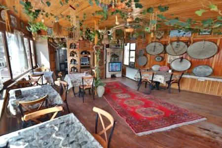 Kookaburra Pension - 24