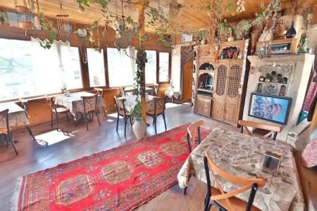 Kookaburra Pension - 25