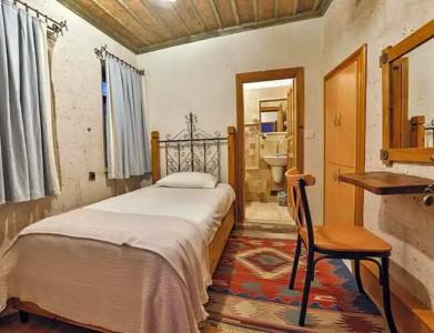 Kookaburra Pension - 26