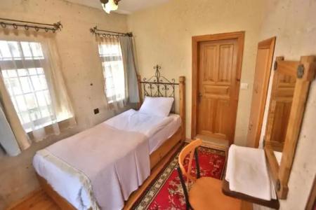 Kookaburra Pension - 33