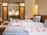 113 Cave Jacuzzi Double Junior Suite