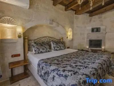 The Dorm Cave By Travellers - 76