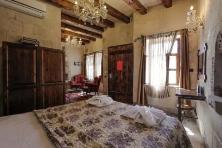 The Dorm Cave By Travellers - 21