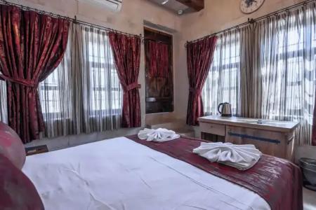 The Dorm Cave By Travellers - 39