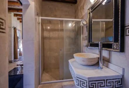 The Dorm Cave By Travellers - 9