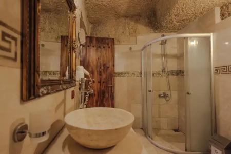 The Dorm Cave By Travellers - 12