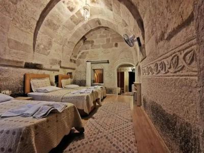 Falcon Cave Suites - 119