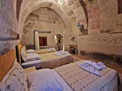 Falcon Cave Suites - 130