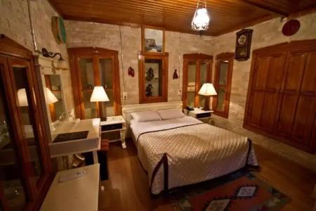 Zeynep Hanim Konagi - 121