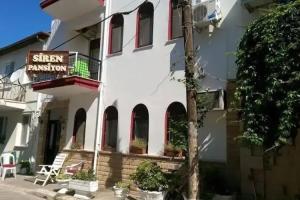 Siren Pension, Foca