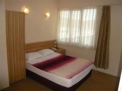 Status - Bed & Breakfast - 1