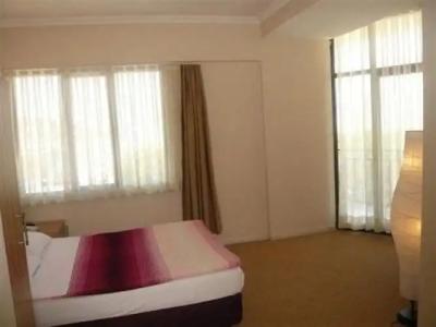 Status - Bed & Breakfast - 5