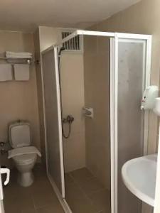 Status - Bed & Breakfast - 24