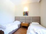Standard room with mountain view