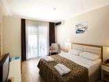 Standard Triple room with balcony