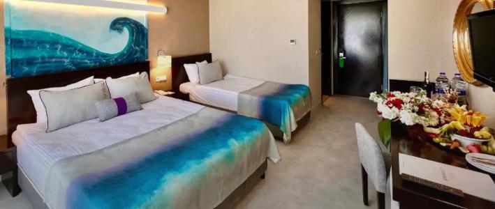 Catamaran Quality Times - 103