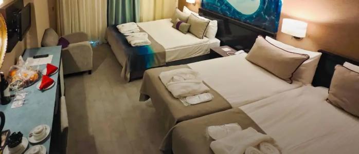 Catamaran Quality Times - 102