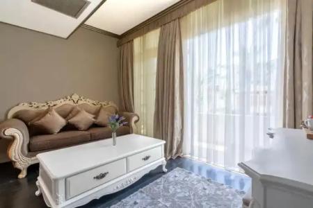 Elegance East - 107