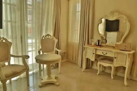 Elegance East - 126