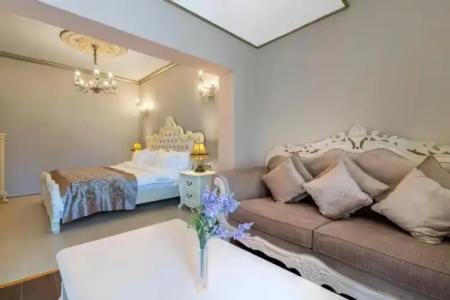 Elegance East - 104