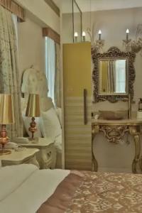 Elegance East - 129