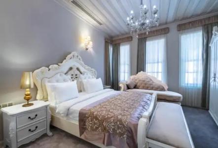 Elegance East - 112