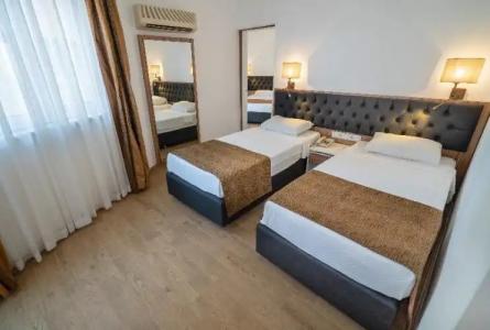 Kleopatra Celine - 107