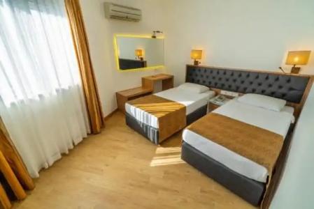 Kleopatra Celine - 113