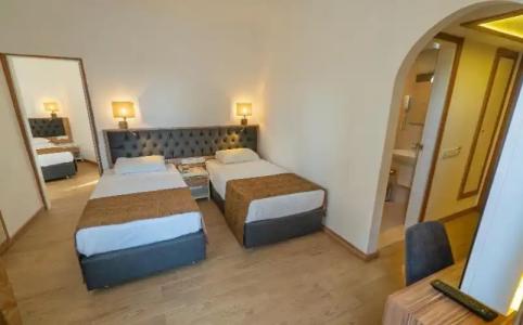 Kleopatra Celine - 108