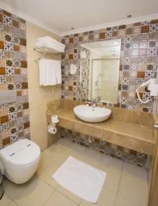 Blue Wave Suite - 115