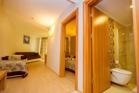 Blue Wave Suite - 106