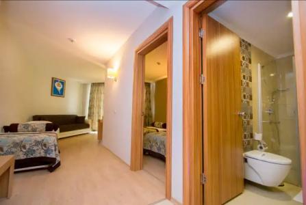 Blue Wave Suite - 124