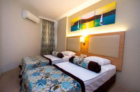 Blue Wave Suite - 122