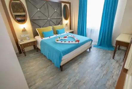 Club Big Blue Suit - All Inclusive - 145